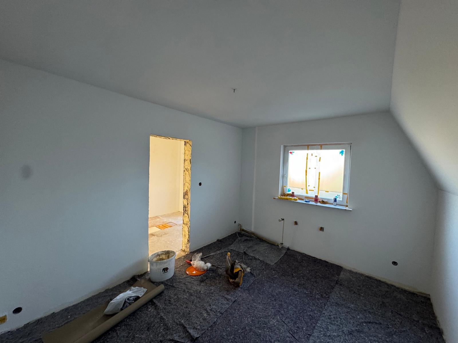Der Bestand wird geöffnet und für den Neuaufbau vorbereitet. 20 von 87