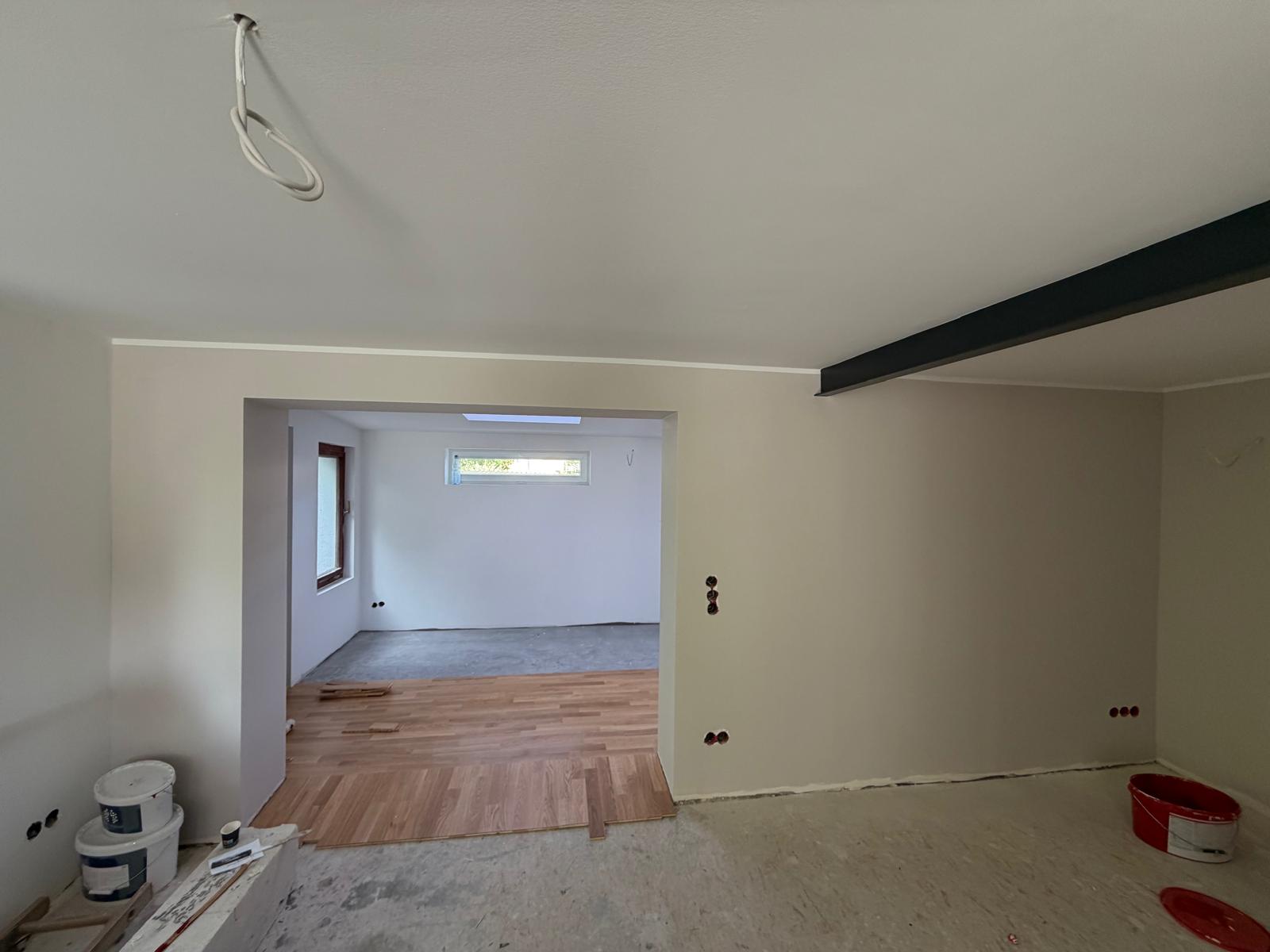 Mit Grundierung, Farbe und sauberen Kanten entsteht das neue Raumgefühl. 52 von 87