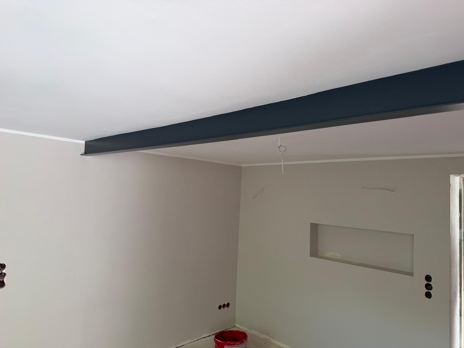Mit Grundierung, Farbe und sauberen Kanten entsteht das neue Raumgefühl. 60 von 87