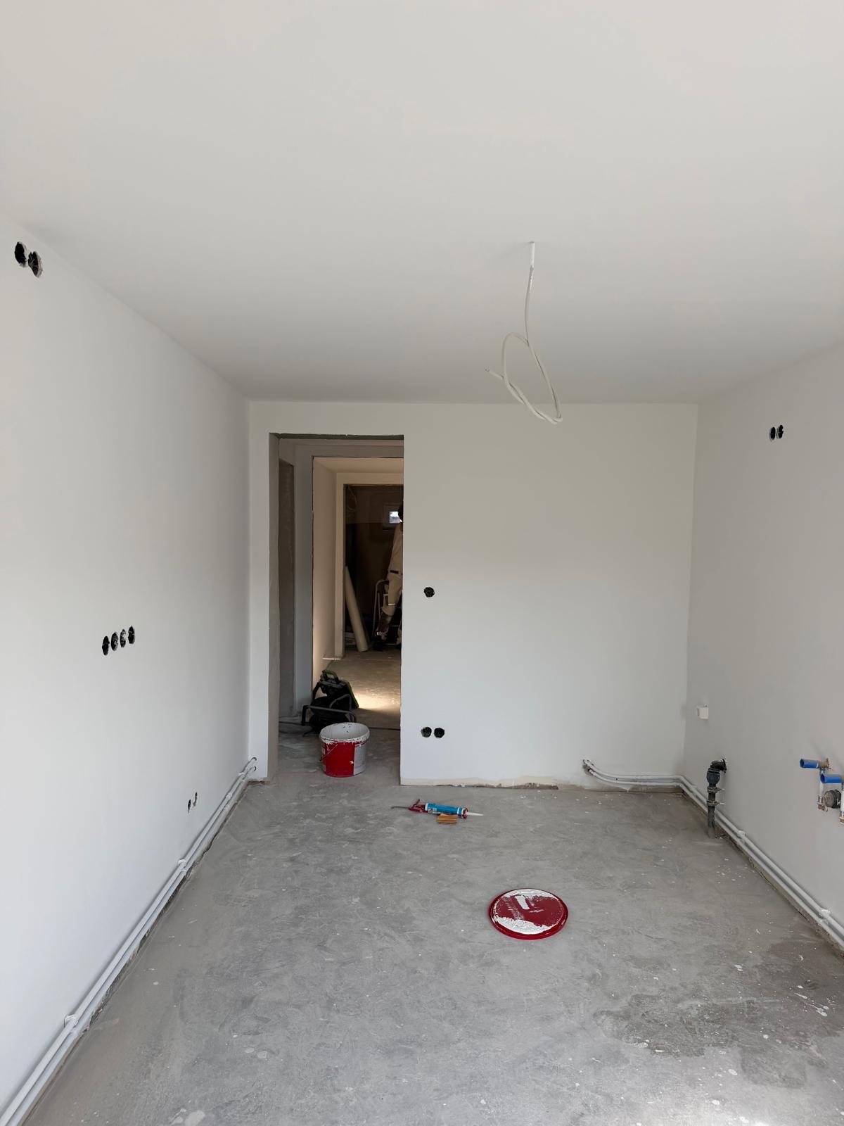Mit Grundierung, Farbe und sauberen Kanten entsteht das neue Raumgefühl. 66 von 87