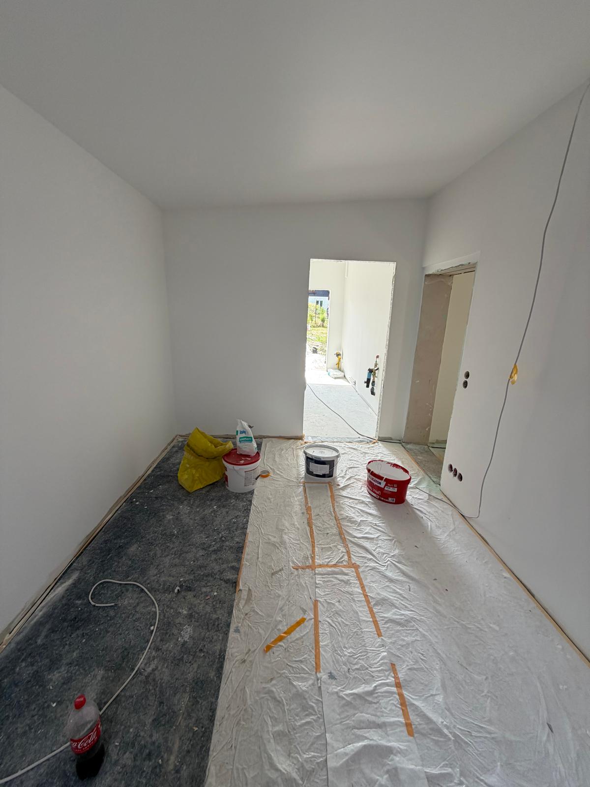 Mit Grundierung, Farbe und sauberen Kanten entsteht das neue Raumgefühl. 68 von 87
