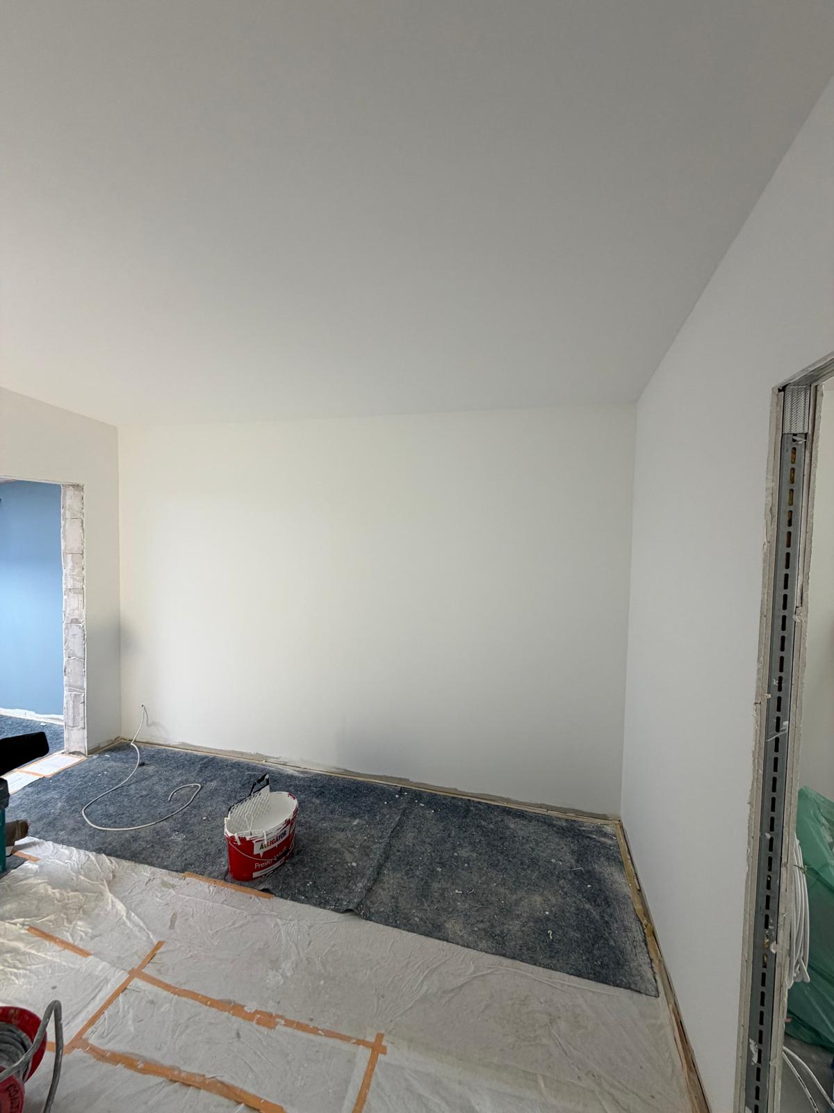 Mit Grundierung, Farbe und sauberen Kanten entsteht das neue Raumgefühl. 42 von 87